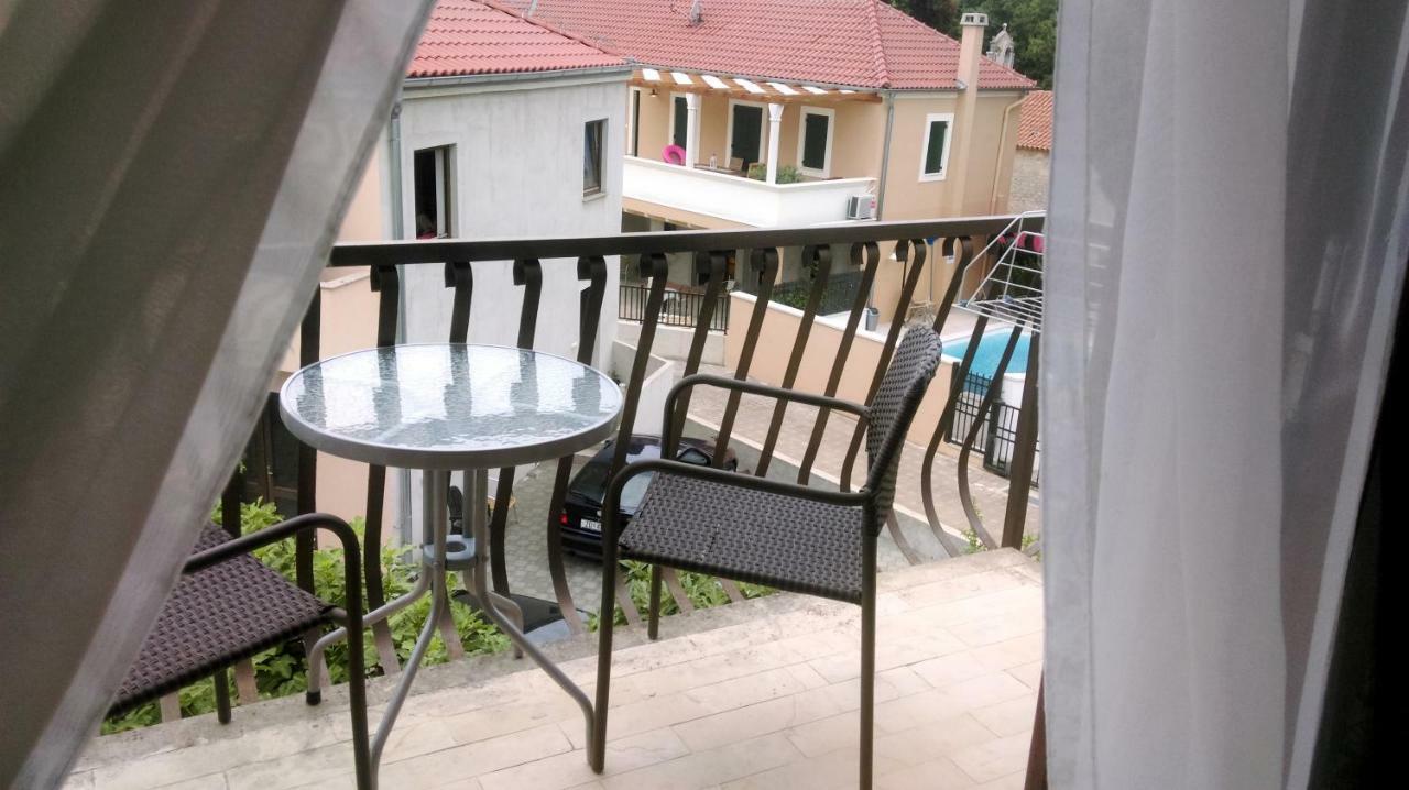 Apartments Stjepic Sukosan Exterior photo